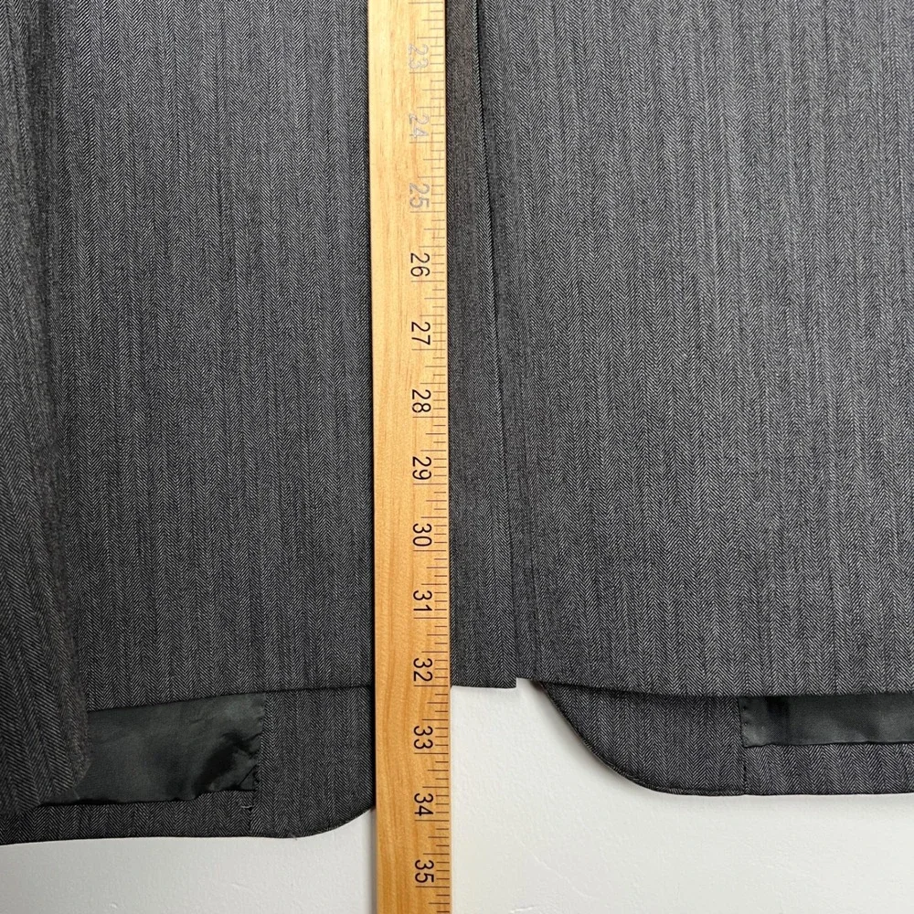Jos A Bank Mens Charcoal Gray Herringbone Suit 2 Piece 2 Button Jacket Pants L40